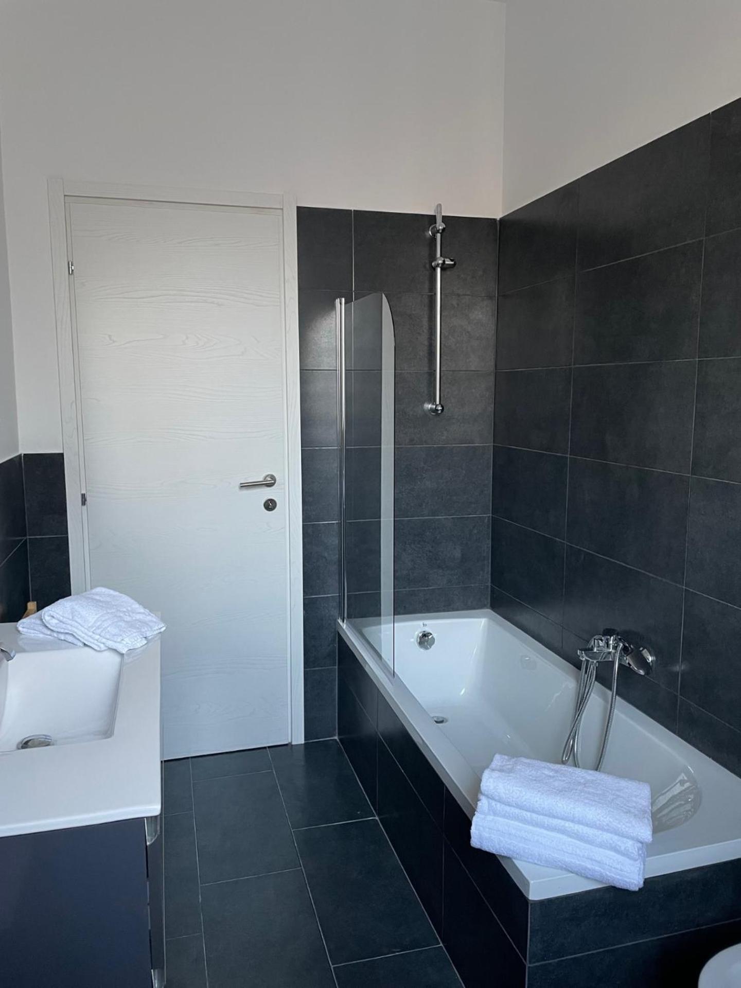 Milano Studio A Bagian luar foto